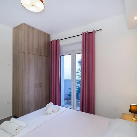 Vicktoria Deluxe With 2 Bedrooms Apartment