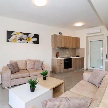 Apartment Vicktoria Deluxe With 2 Bedrooms *
