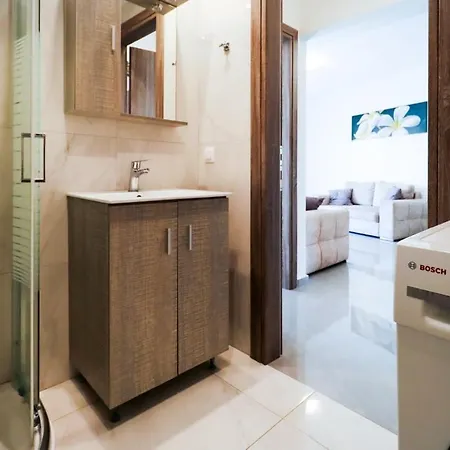 Vicktoria Deluxe With 2 Bedrooms *