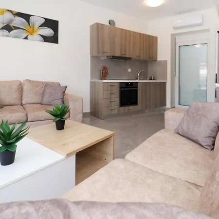 Vicktoria Deluxe With 2 Bedrooms *