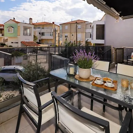 Vicktoria Deluxe With 2 Bedrooms Apartment *